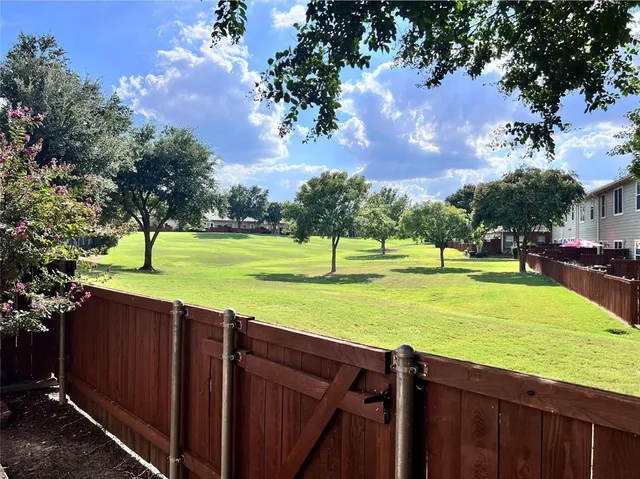a view of outdoor space yard and green space