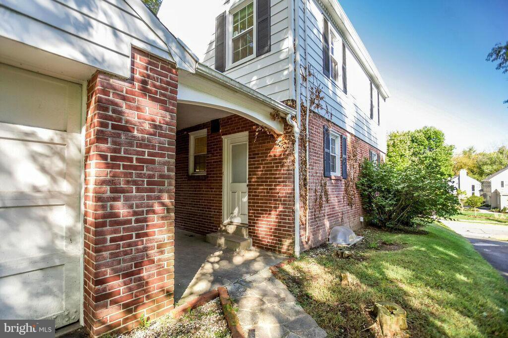 9 Tamworth Road Baltimore, MD 21210 - Photo 4 of 29 Exterior (Rear)