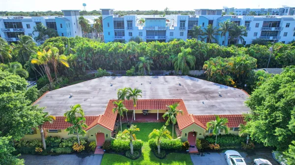 $5,000 | 318 Southeast 7th Avenue, Unit 3, Delray Beach, FL 33483