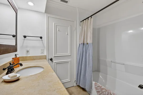 $5,000 | 318 Southeast 7th Avenue, Unit 3, Delray Beach, FL 33483