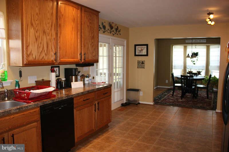 1456 Canterbury Road Front Royal, VA 22630 - Photo 4 of 28 Kitchen