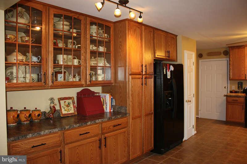 1456 Canterbury Road Front Royal, VA 22630 - Photo 6 of 28 Kitchen