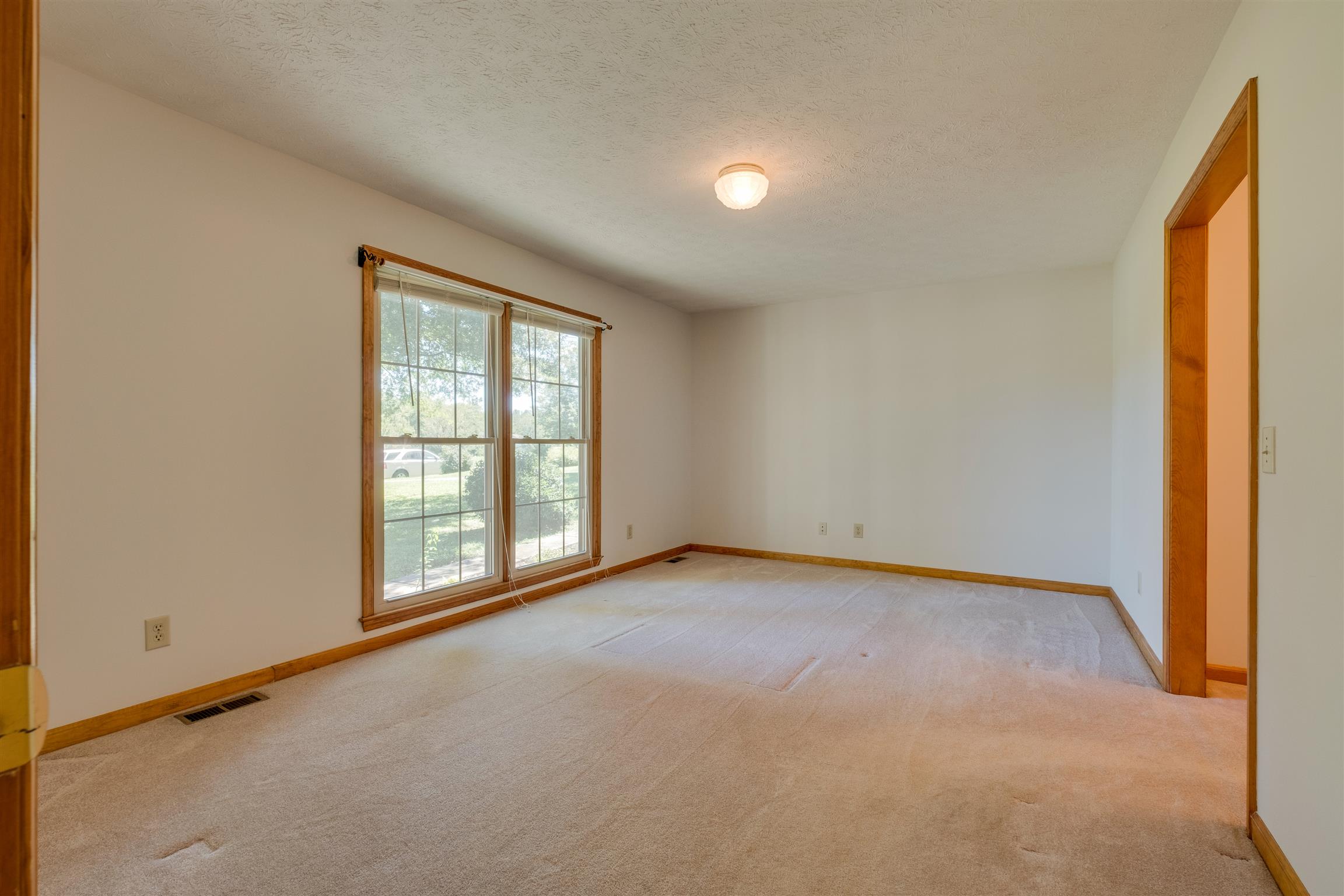 1917 Hunters Run Road Lewisburg, TN 37091 - Photo 4 of 25 Gallery Image 4