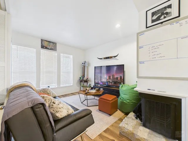 $1,370 | 2529 Rio Grande Street, Unit 24, Austin, TX 78705