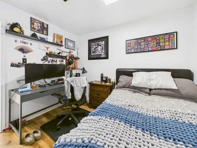 $1,370 | 2529 Rio Grande Street, Unit 24, Austin, TX 78705