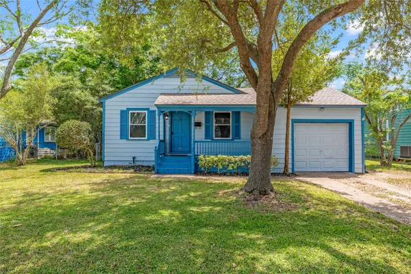 $285,000 | 115 Whiting Avenue, Galveston, TX 77550