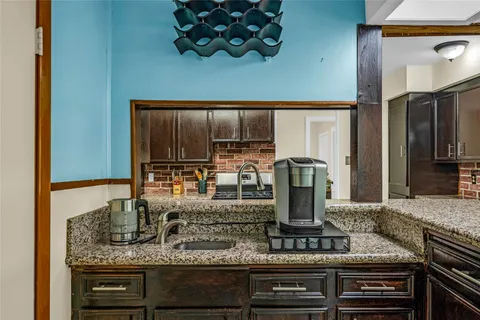 $285,000 | 115 Whiting Avenue, Galveston, TX 77550