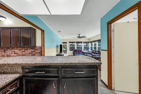 $285,000 | 115 Whiting Avenue, Galveston, TX 77550