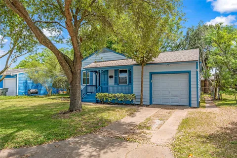 $285,000 | 115 Whiting Avenue, Galveston, TX 77550