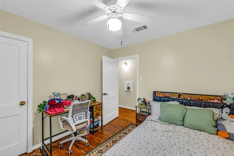 $285,000 | 115 Whiting Avenue, Galveston, TX 77550