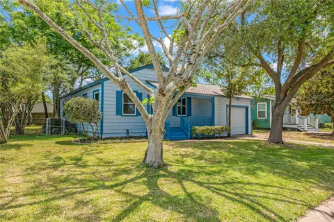 $285,000 | 115 Whiting Avenue, Galveston, TX 77550