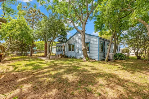 $285,000 | 115 Whiting Avenue, Galveston, TX 77550