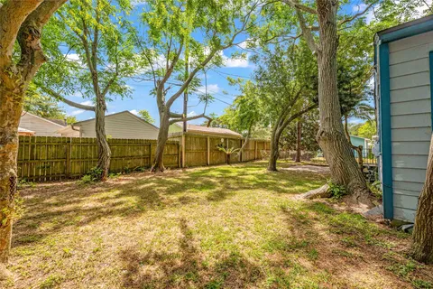 $285,000 | 115 Whiting Avenue, Galveston, TX 77550