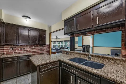 $285,000 | 115 Whiting Avenue, Galveston, TX 77550