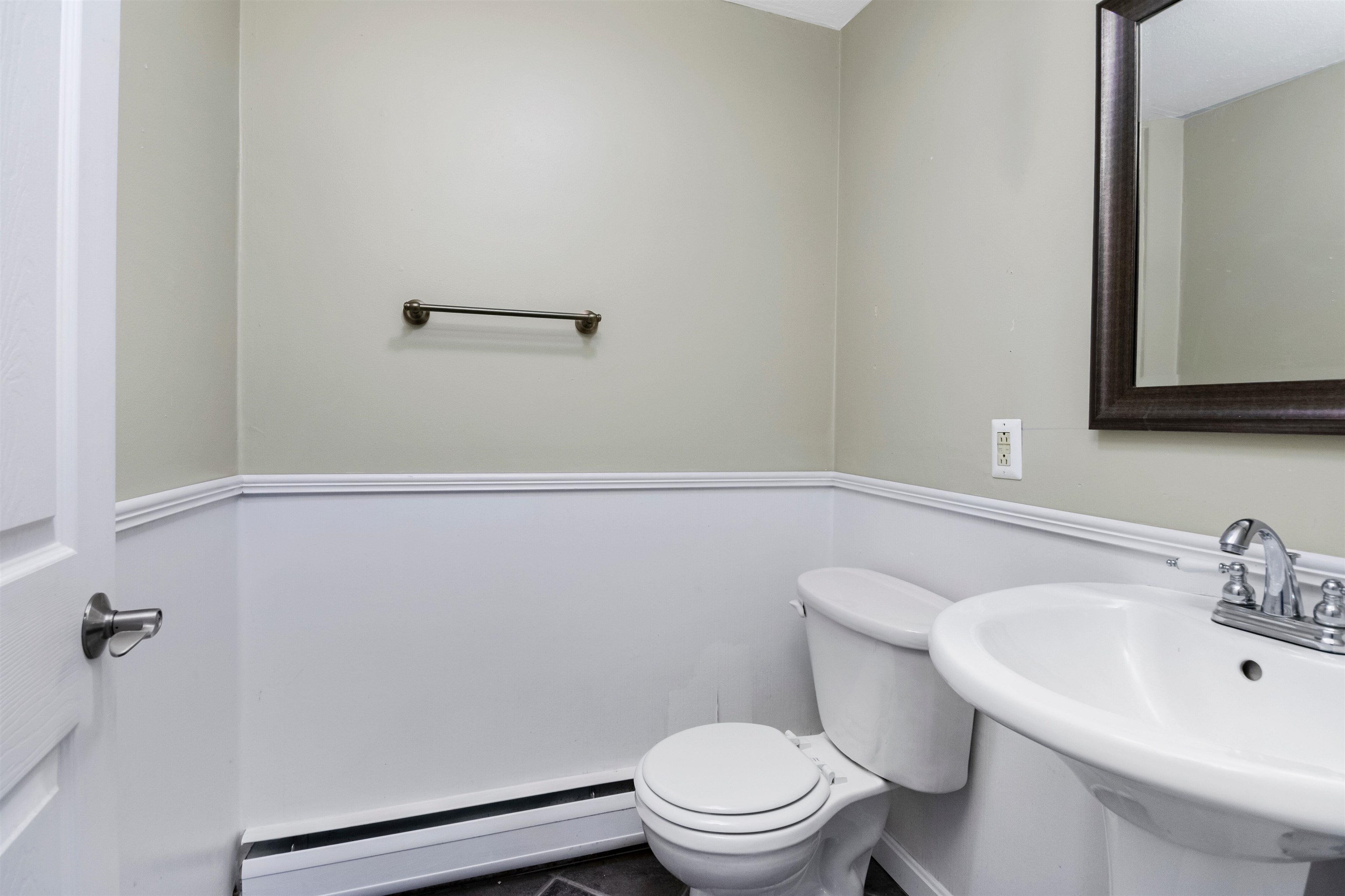 7 Daniel Plummer Road, Unit D Goffstown, NH 03045 - Photo 4 of 27