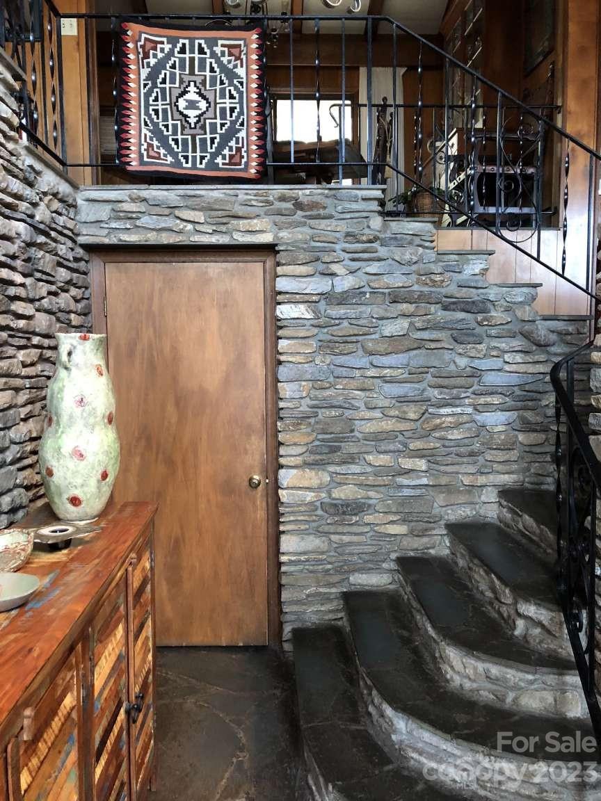 15 Bent Tree Road Asheville, NC 28804 - Photo 5 of 45 Gallery Image 5