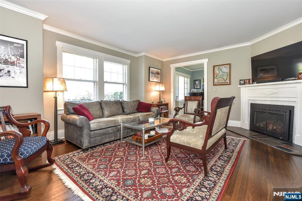 352 Fairway Road Ridgewood, NJ 07450 - Photo 5 of 33