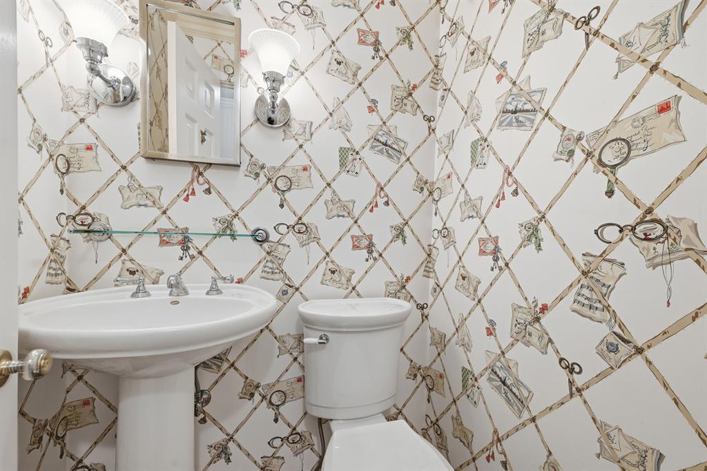 1100 Harvard Road Pittsburgh, PA 15205 - Photo 40 of 46 Lower level powder room