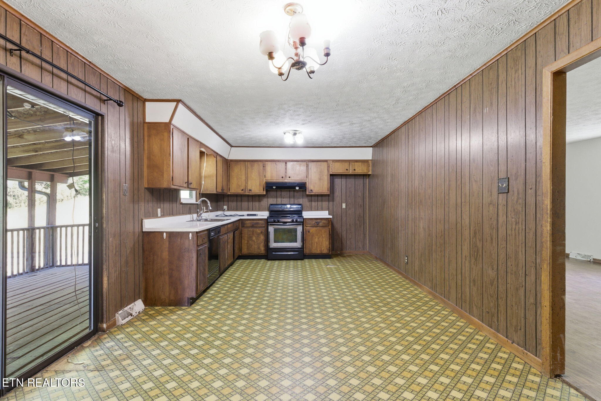 209 White Oak Lane Heiskell, TN 37754 - Photo 11 of 40 11-web-or-mls-IMG_9607