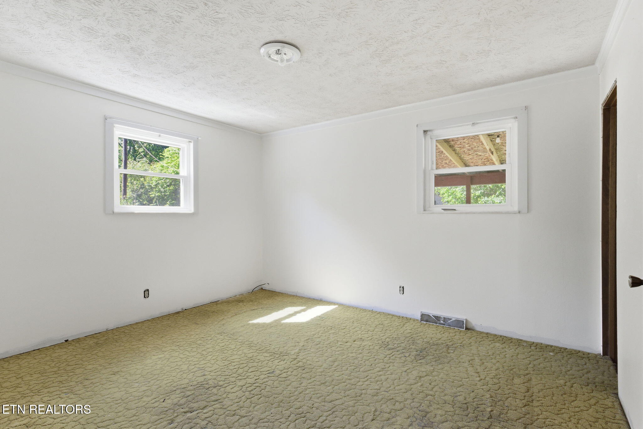 209 White Oak Lane Heiskell, TN 37754 - Photo 20 of 40 20-web-or-mls-IMG_9595