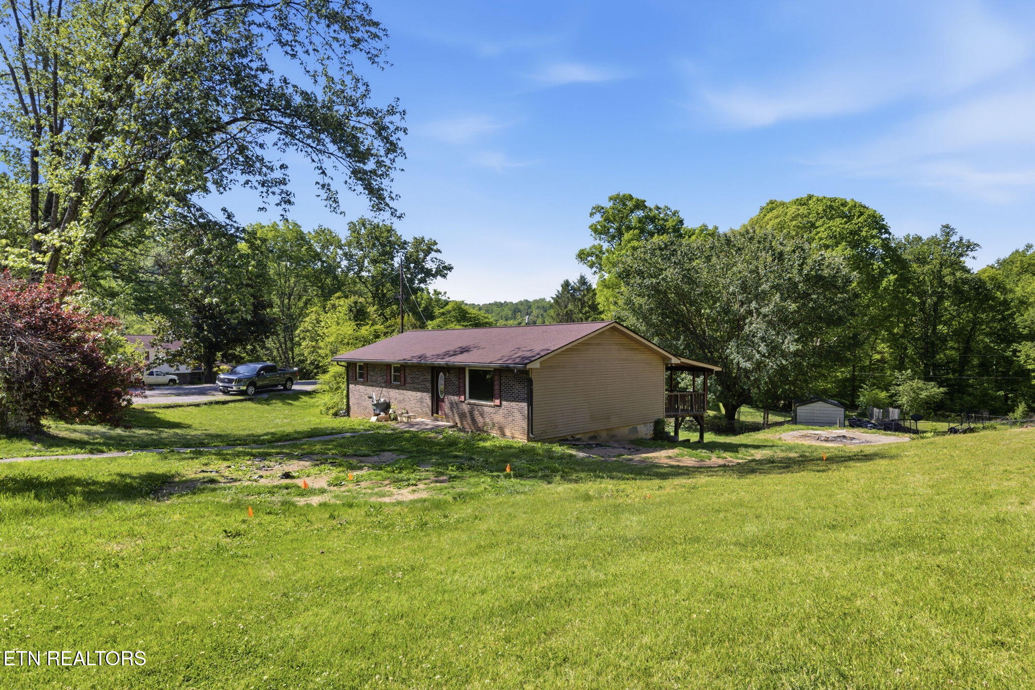 209 White Oak Lane Heiskell, TN 37754 - Photo 3 of 40 3-web-or-mls-IMG_9655