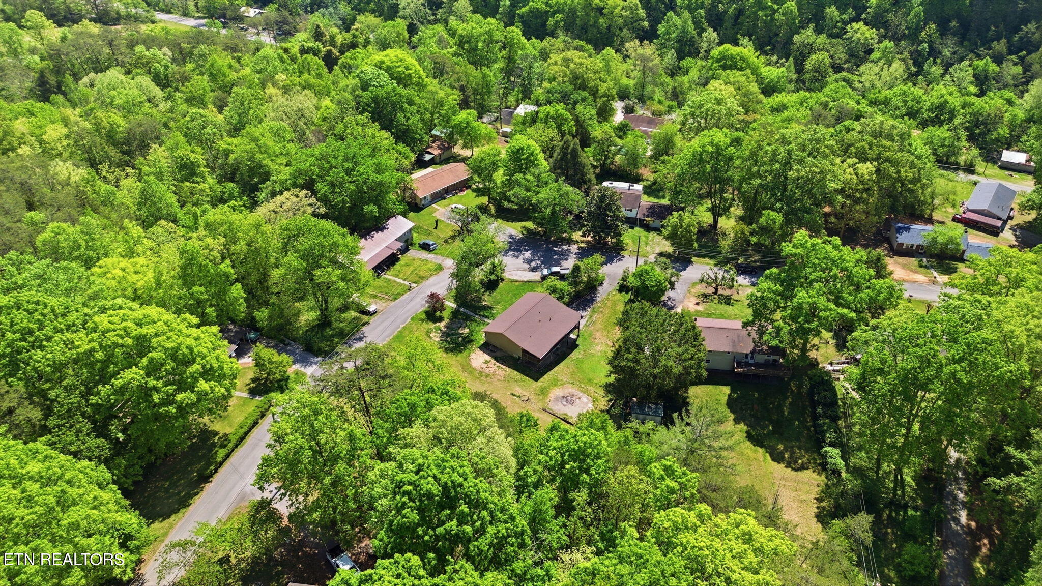 209 White Oak Lane Heiskell, TN 37754 - Photo 34 of 40 34-web-or-mls-DJI_0316