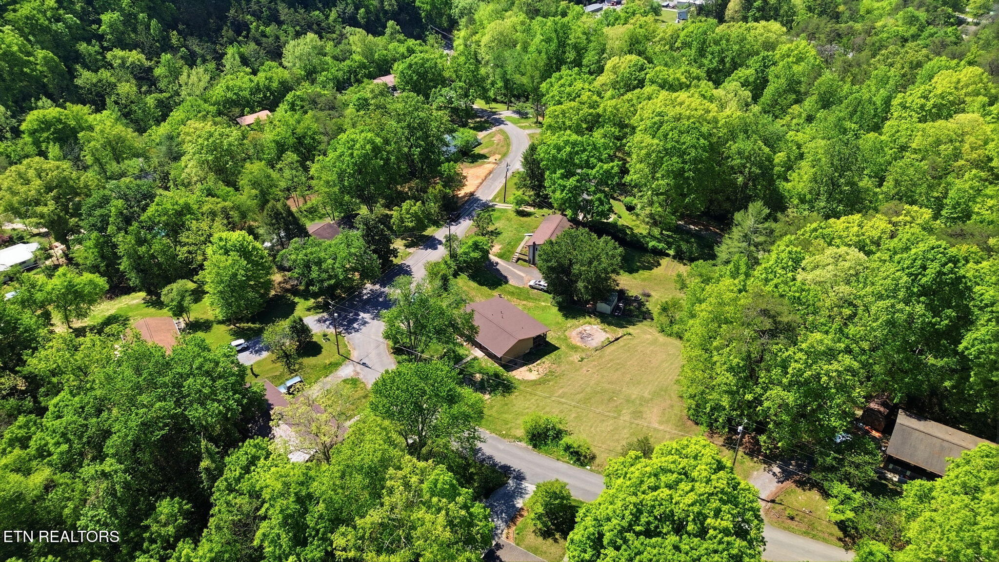 209 White Oak Lane Heiskell, TN 37754 - Photo 35 of 40 35-web-or-mls-DJI_0313
