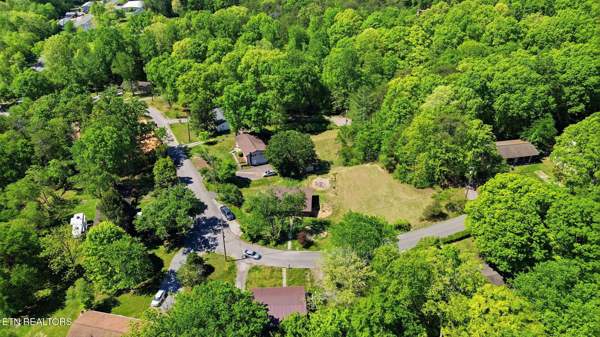 209 White Oak Lane Heiskell, TN 37754 - Photo 36 of 40 36-web-or-mls-DJI_0310