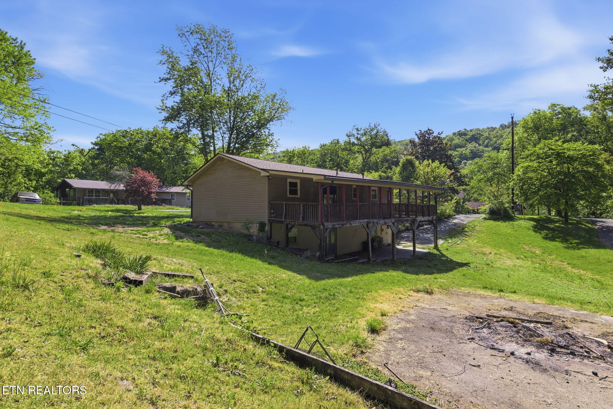 209 White Oak Lane Heiskell, TN 37754 - Photo 5 of 40 5-web-or-mls-IMG_9658