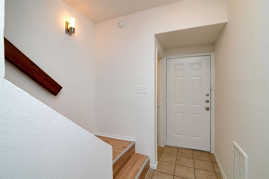1445 Weiler Boulevard, Unit 1431 Fort Worth, TX 76112 - Photo 3 of 15 a view of room