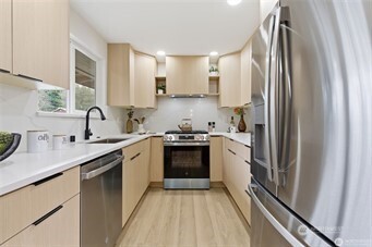 30041 14th Avenue South Federal Way, WA 98003 - Photo 9 of 32