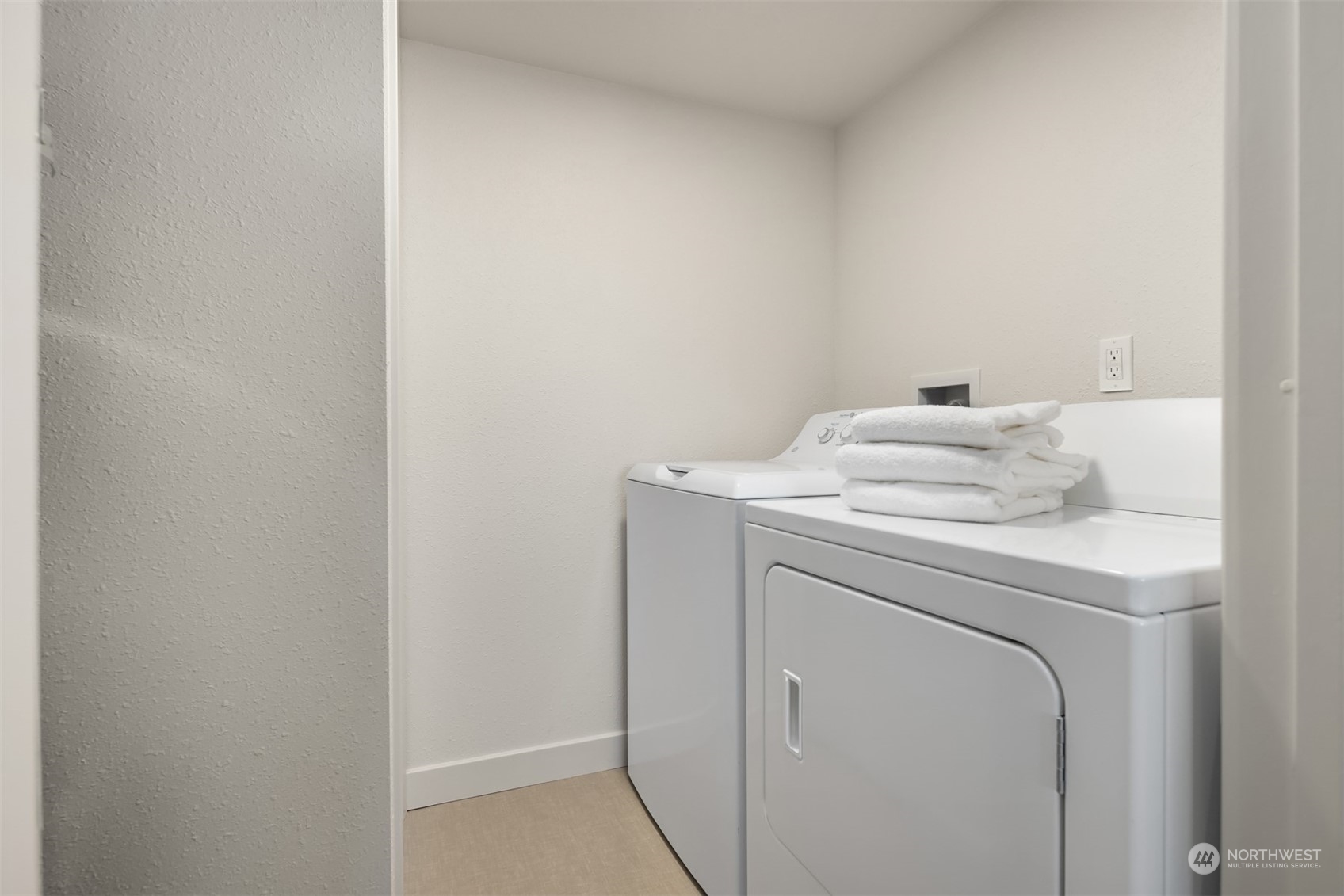 22830 Atlas Road Bothell, WA 98021 - Photo 23 of 40 a utility room with dryer and washer