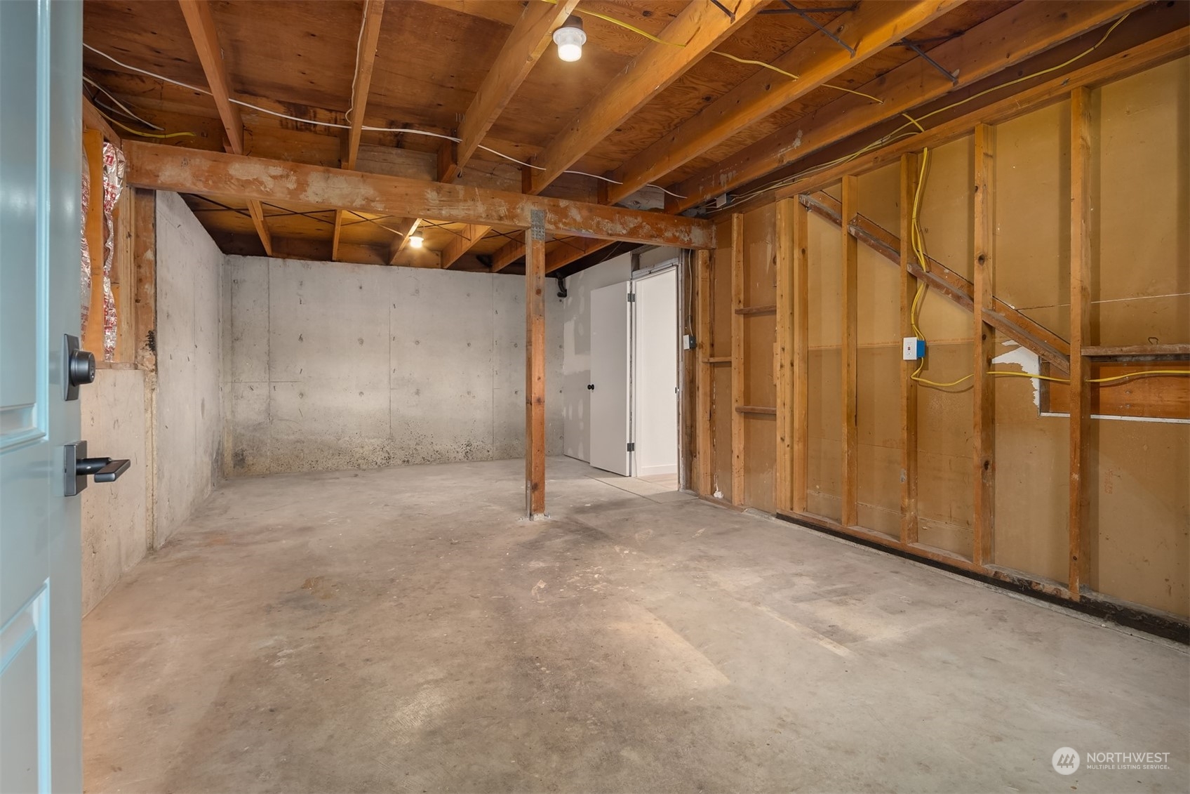 22830 Atlas Road Bothell, WA 98021 - Photo 26 of 40 a view of an empty room
