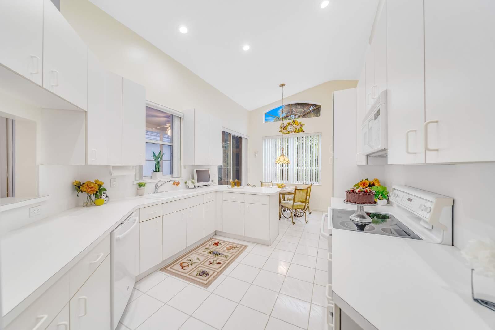 6474 Brava Way Boca Raton, FL 33433 - Photo 19 of 56 19-cake (27)