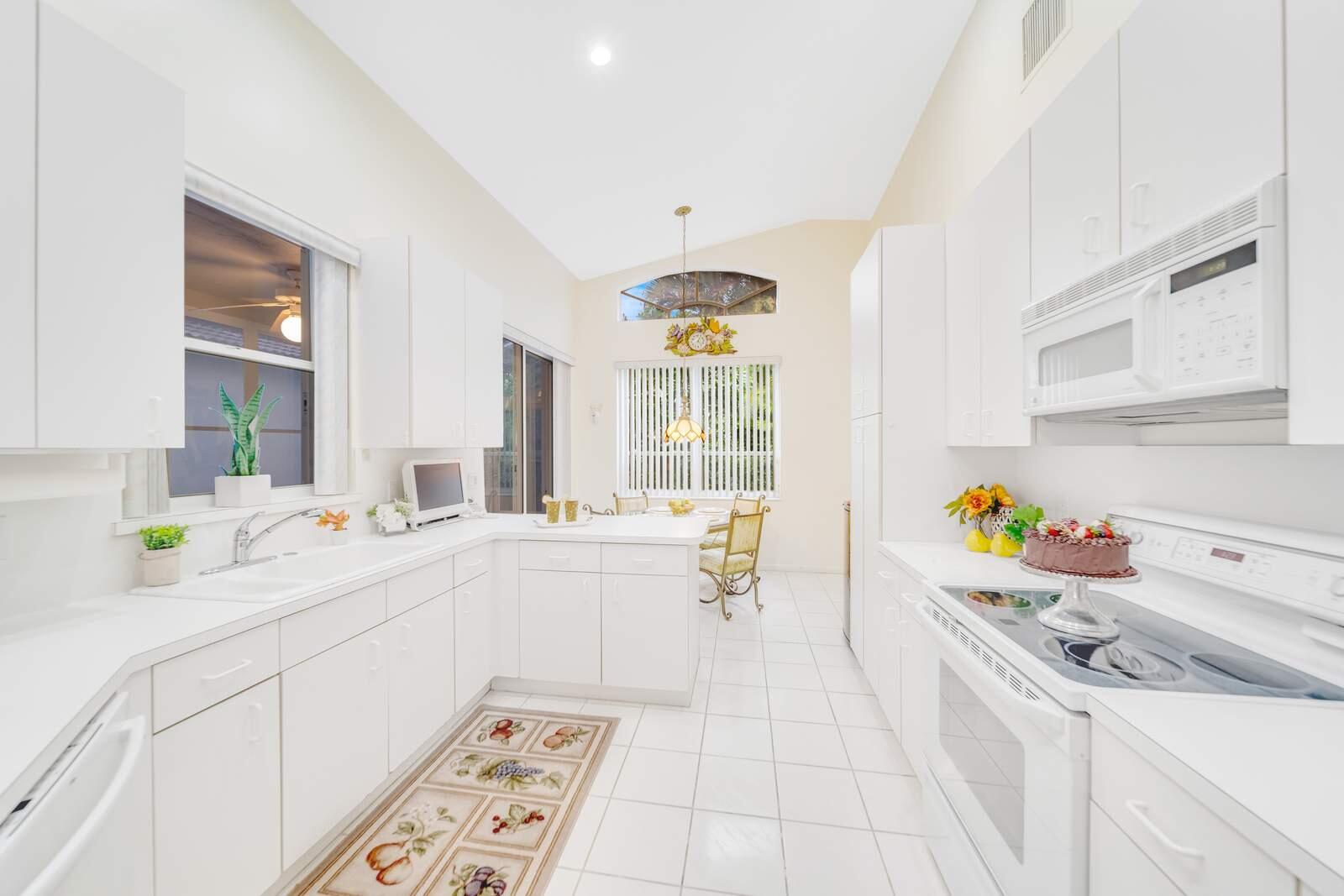 6474 Brava Way Boca Raton, FL 33433 - Photo 20 of 56 20-cake (35)