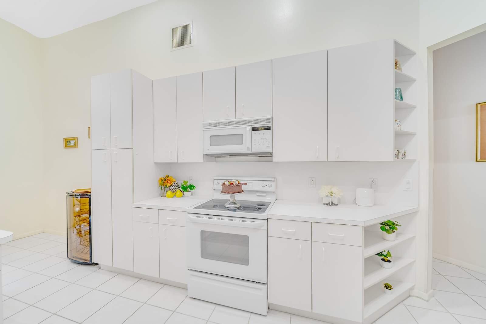 6474 Brava Way Boca Raton, FL 33433 - Photo 21 of 56 21-cake (29)