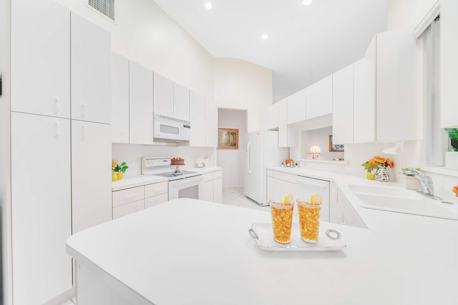 6474 Brava Way Boca Raton, FL 33433 - Photo 29 of 56 29-cake (40)