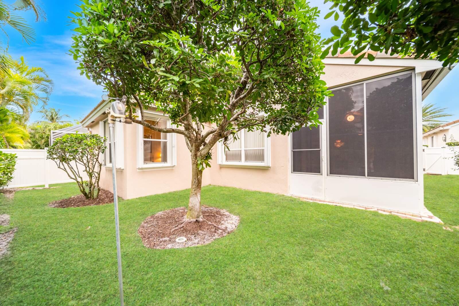 6474 Brava Way Boca Raton, FL 33433 - Photo 52 of 56 backyard