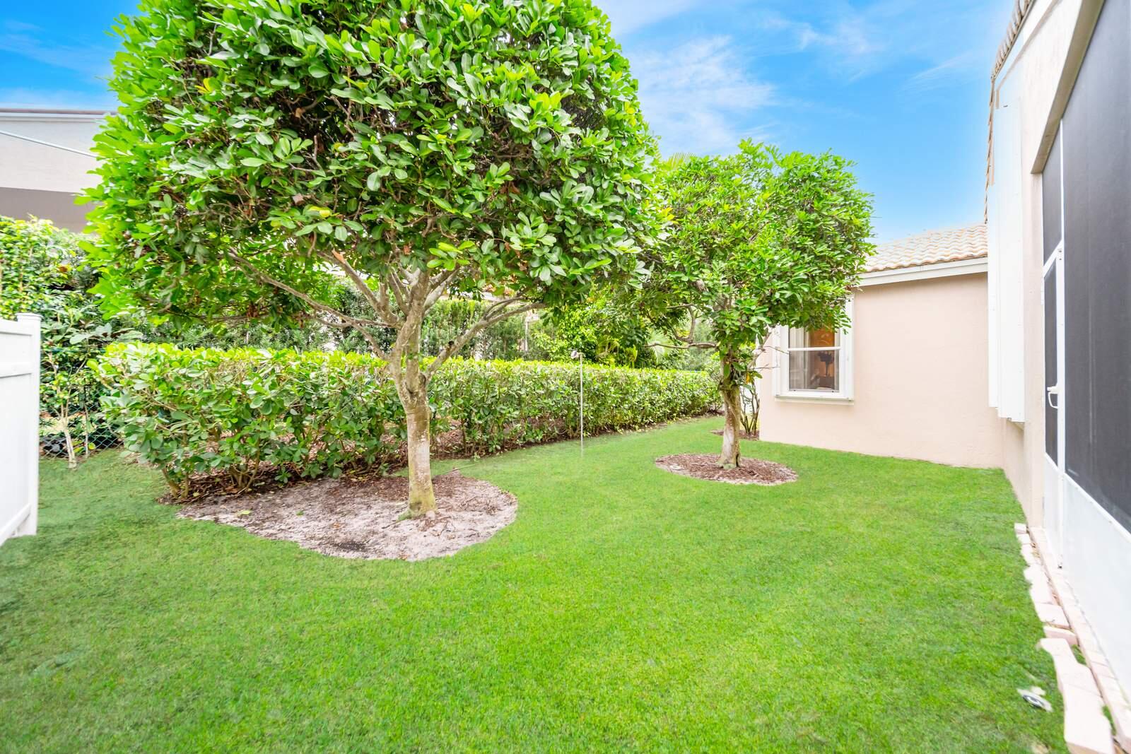 6474 Brava Way Boca Raton, FL 33433 - Photo 55 of 56 backyard