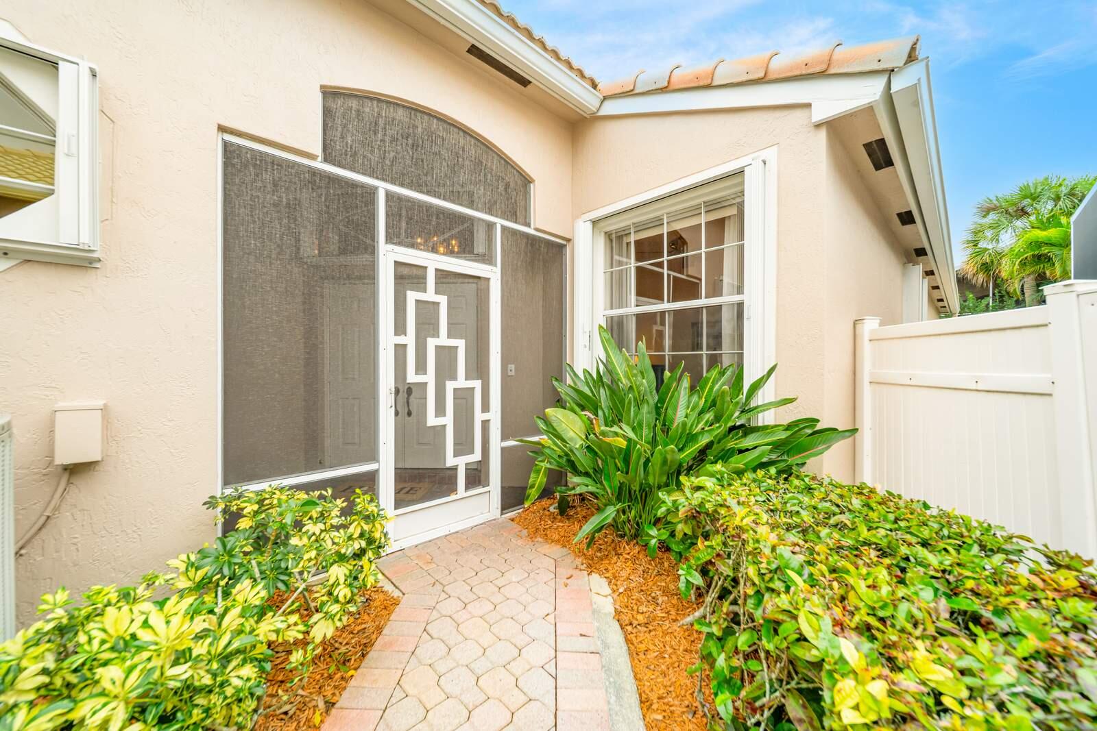 6474 Brava Way Boca Raton, FL 33433 - Photo 6 of 56 screened entry