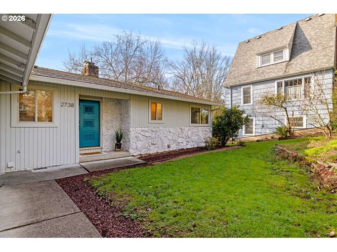 2738 Southwest Moss Street Portland, OR 97219 - Photo 2 of 46