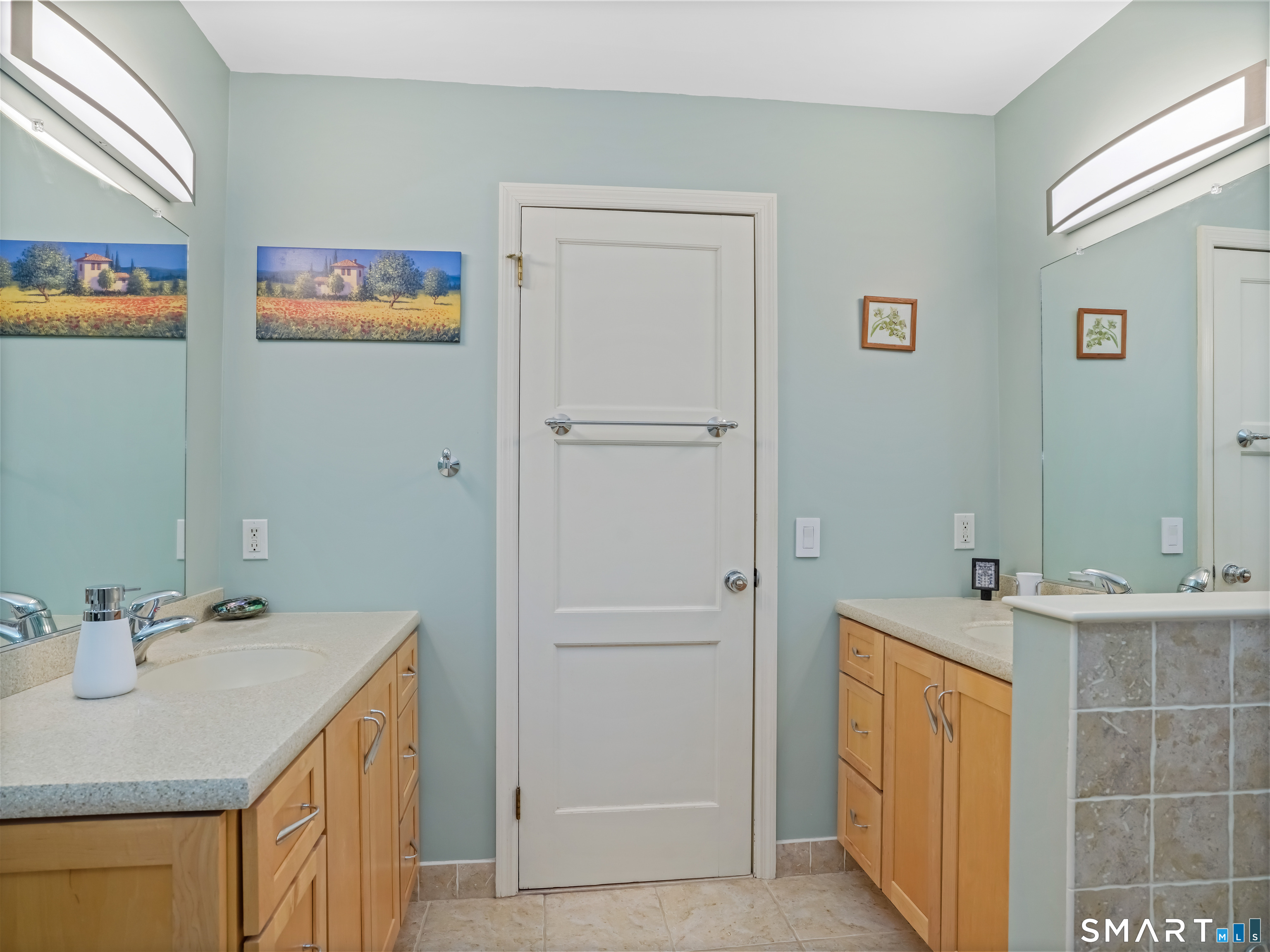 208 Cascade Road Stamford, CT 06903 - Photo 22 of 31 a bathroom with a sink and a mirror