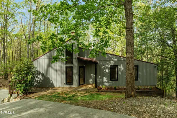 $334,800 | 704 Stuffle Street, Kingsport, TN 37660