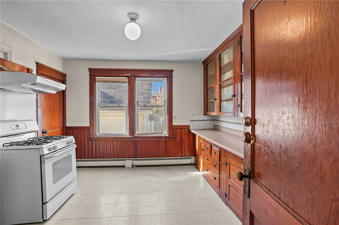 295 Vermont Avenue Providence, RI 02905 - Photo 6 of 26