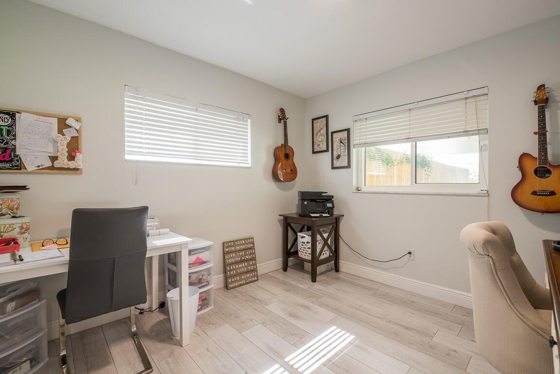 4244 Appalachian Street Boca Raton, FL 33428 - Photo 19 of 25 a workspace with furniture and a window