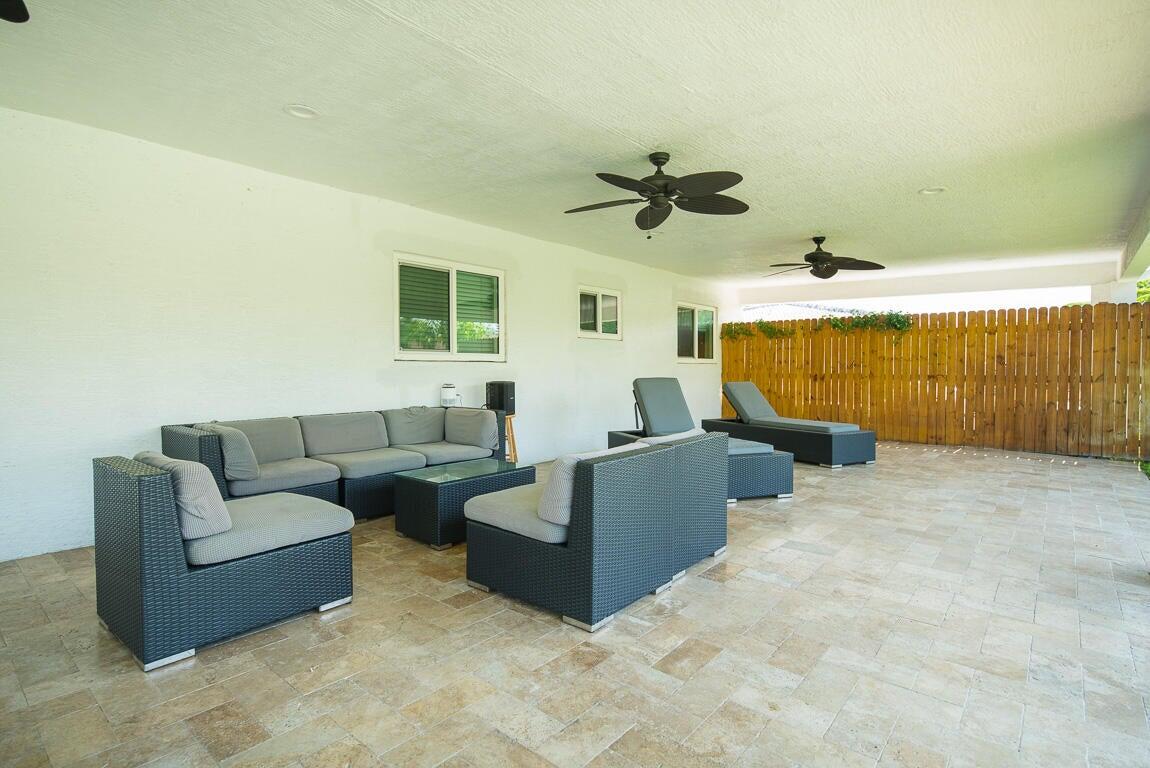 4244 Appalachian Street Boca Raton, FL 33428 - Photo 8 of 25 a living room with furniture