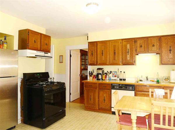 50 Bates Road Watertown, MA 02472 - Photo 5 of 20 Gallery Image 5