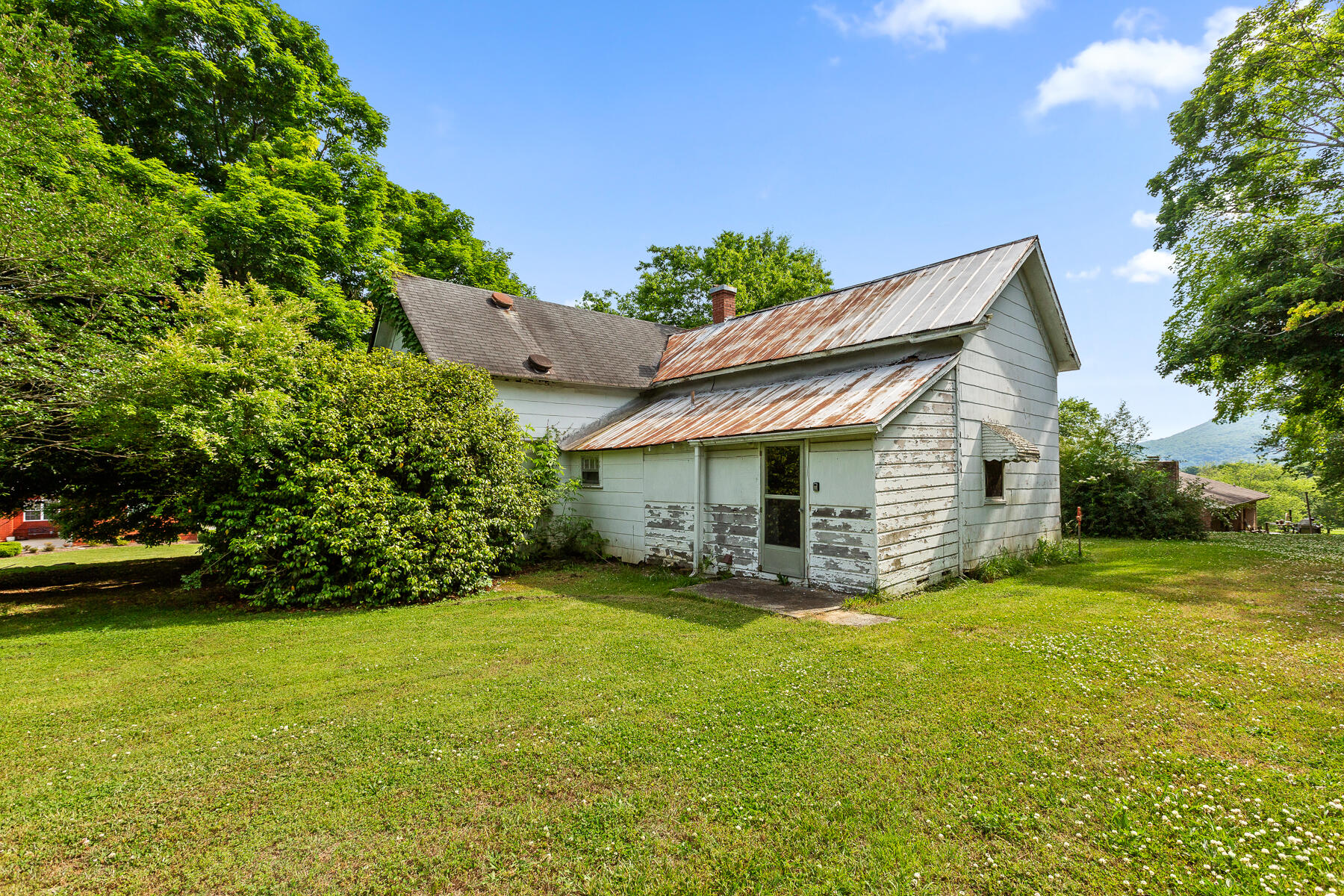 9229 Springfield Road Soddy Daisy, TN 37379 - Photo 8 of 45 Springfield (7 of 33)