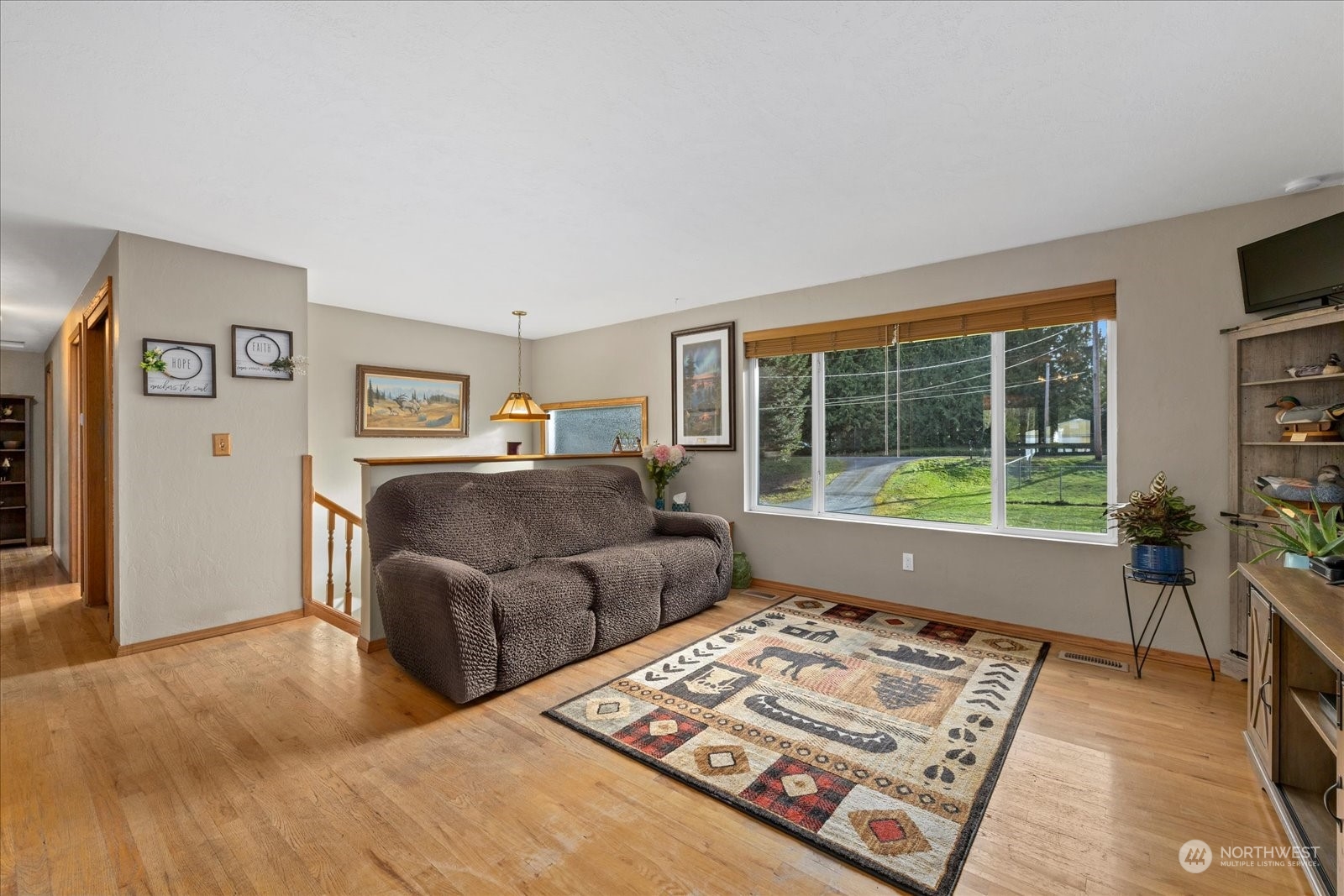 13925 Dubuque Road Snohomish, WA 98290 - Photo 8 of 40 a living room with furniture and a window
