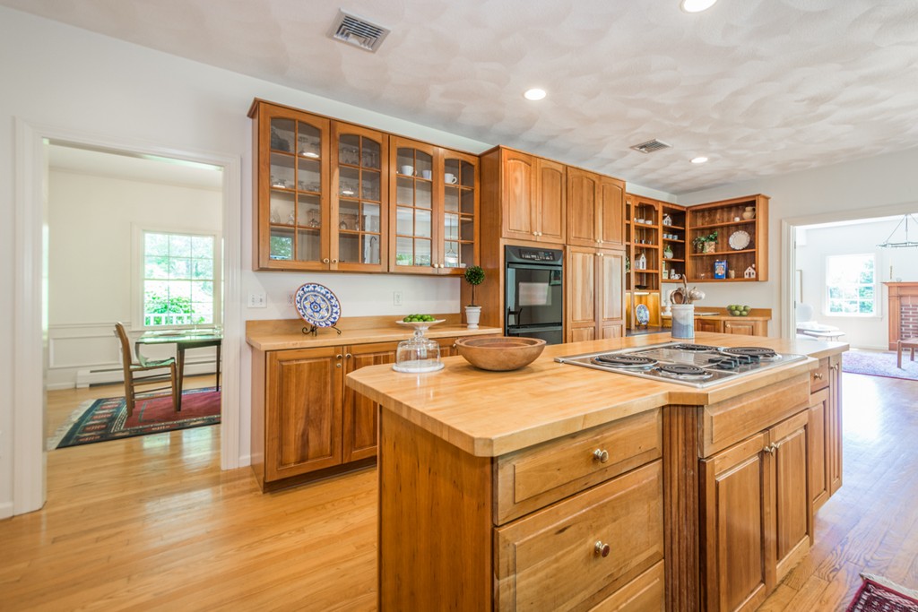 101 River Road Sudbury, MA 01776 - Photo 8 of 26 Gallery Image 8